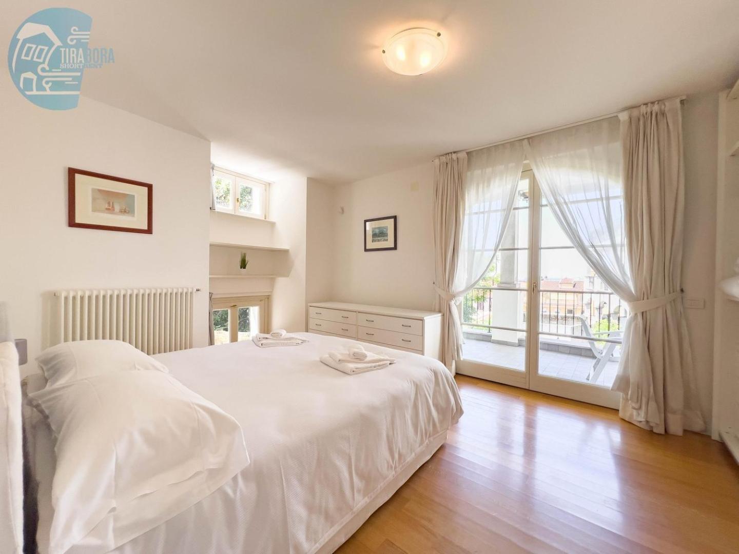 Ferienwohnung Cattedrale 5 Tirabora Short Rent Triest Exterior foto