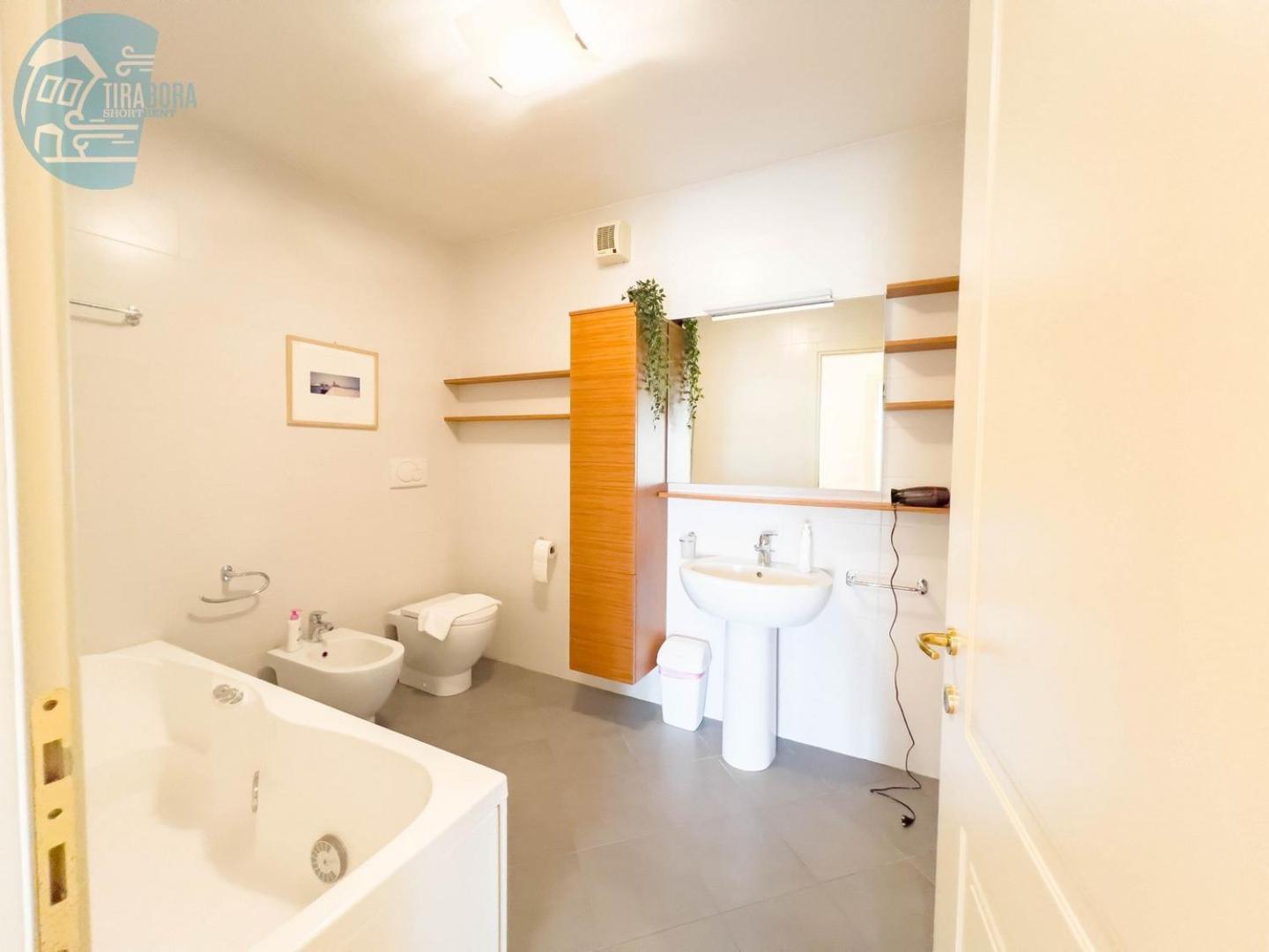 Ferienwohnung Cattedrale 5 Tirabora Short Rent Triest Exterior foto