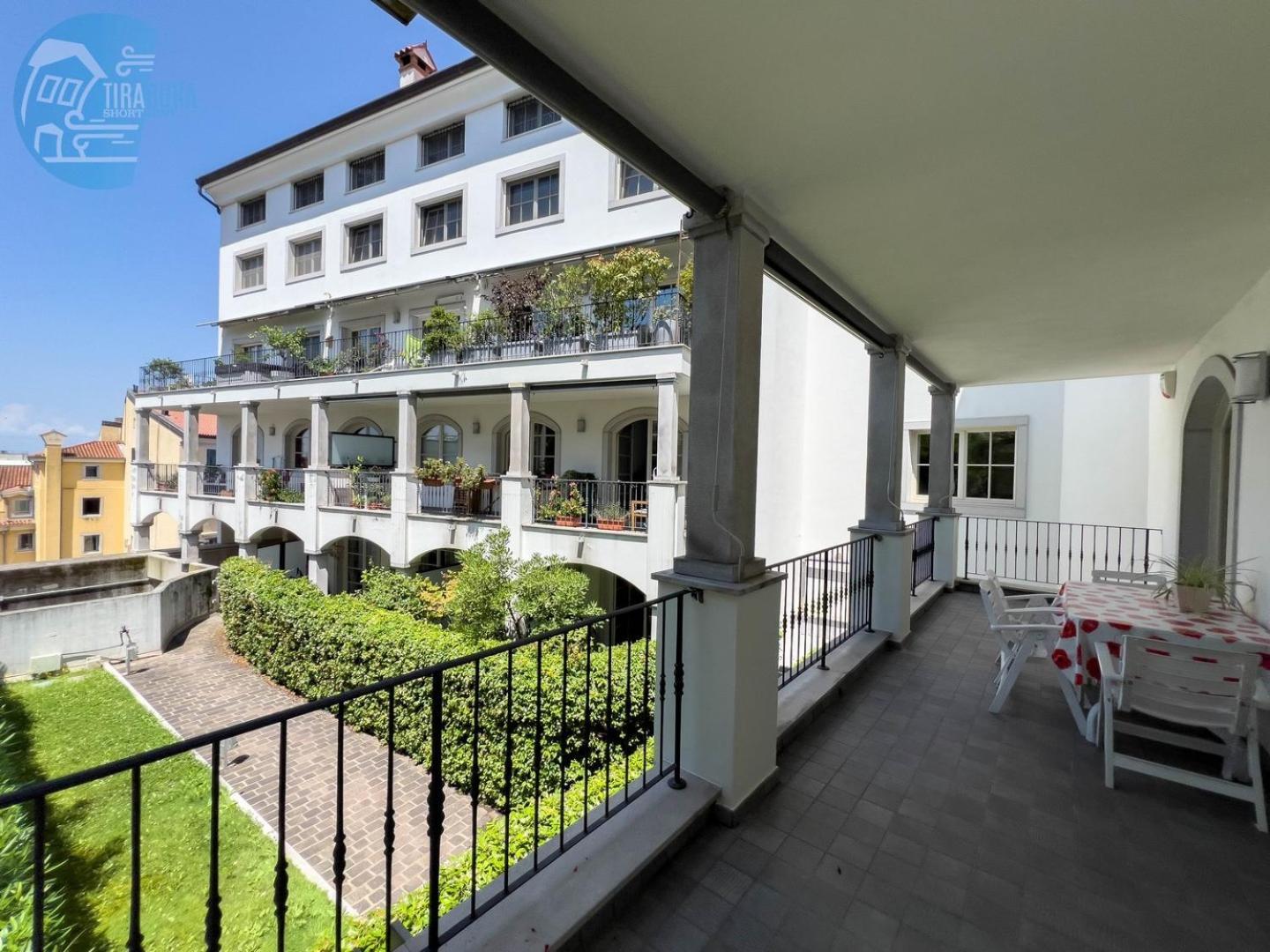 Ferienwohnung Cattedrale 5 Tirabora Short Rent Triest Exterior foto